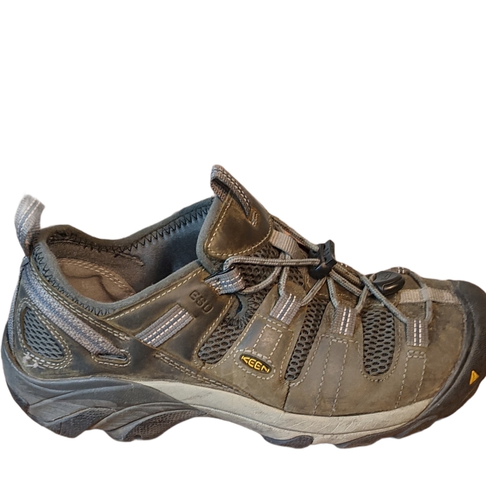 Keen hiking shoes waterproof EUC 8D